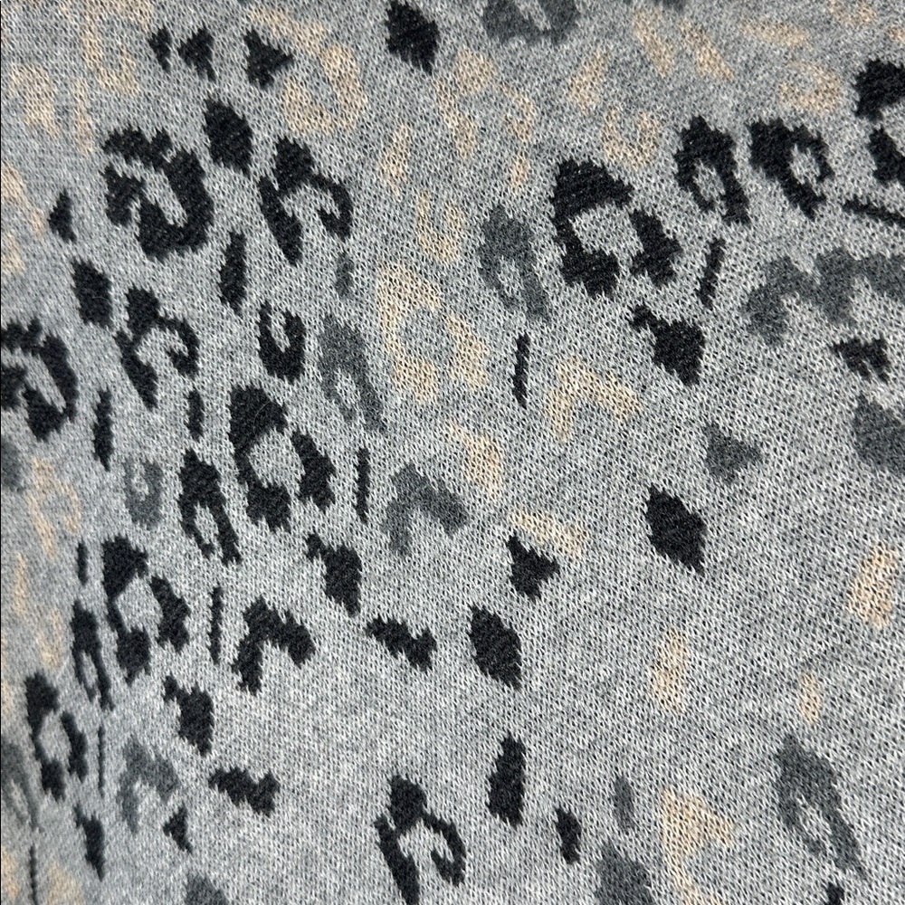 CAbi Women's Gigi Cardigan Sweater Cape Wrap OS Leopard‎ Print Boho Chic #3115 - Picture 8 of 9